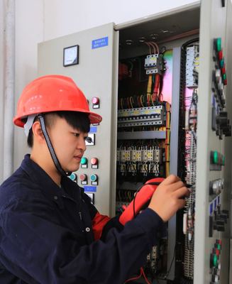 長江日報(bào):楊泗港排水站張蓉:泵站救急&ldquo;智多星&rdquo;